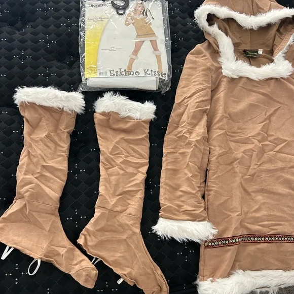 Women's Eskimo Costume - Picture 2 of 4